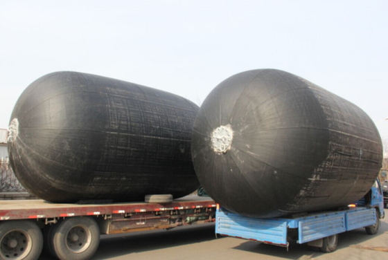Barco a Barco Fender neumático de caucho sin cadena Diámetro neto del neumático 300-4700 mm Para varios buques