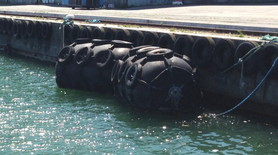 Tipo neto barco de goma neumático de la defensa de Yokohama que atraca el indicador de presión inflable