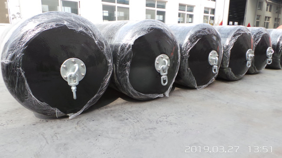El color Polyurea hace espuma las defensas del barco que CCS certificó a EVA Ocean Guard Fenders