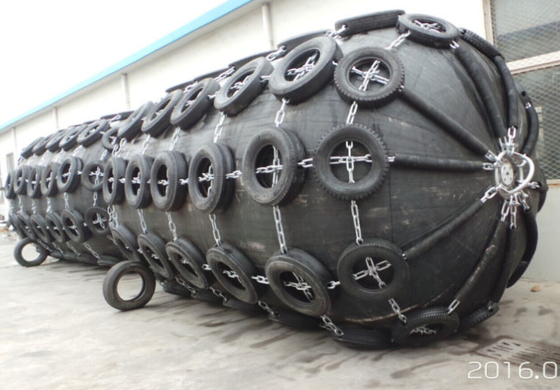 Tamaños de goma neumáticos de nylon naturales de la defensa de Yokohama de la protección del buque de petróleo de la defensa