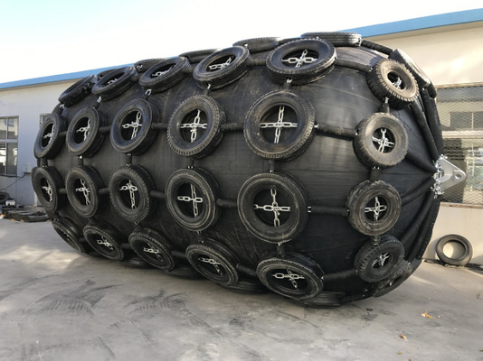 Nave que flota la red de cadena negra del neumático de las defensas ISO 17357 de goma neumáticos Yokohama