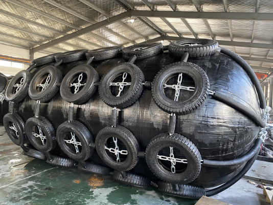 Amarrando el muelle flotante Marine Rubber Fenders de parachoques de Yokohama de la defensa del barco