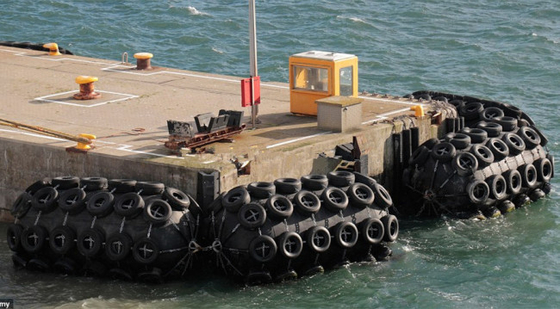 Defensa de goma neumática de la nave